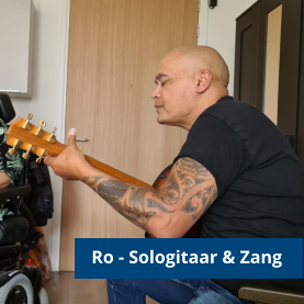 Ro - Sologitaar & Zang